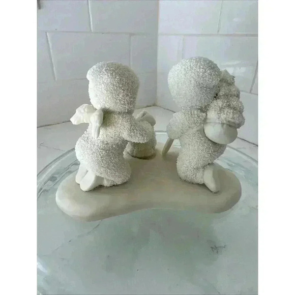 Snowbabies We’re Planting The Starry Pines Department 56 4” X 5 1/2” Figurine - Picture 4 of 10